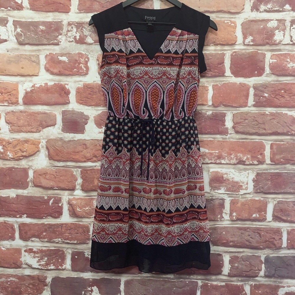 EN FOCUS WOMEN'S RED & BLACK BOHO PAISLEY TIE WAIST PULLOVER DRESS